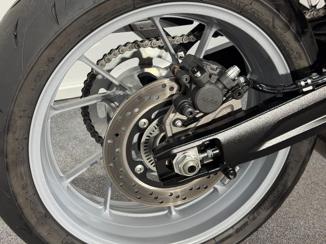 suzuki - gsx-8s