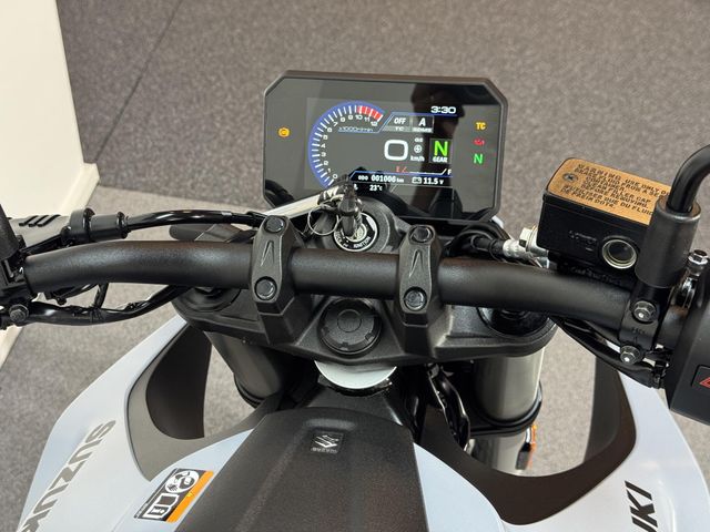 suzuki - gsx-8s