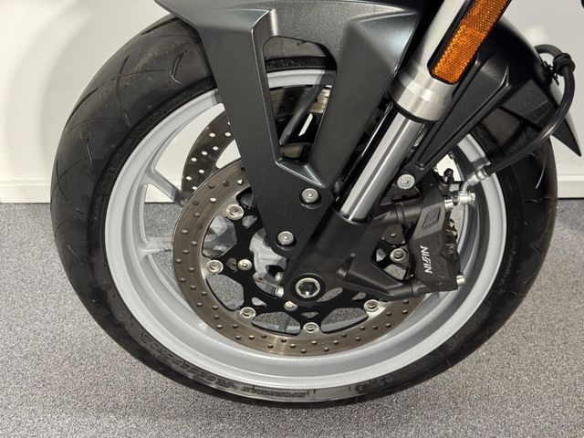 suzuki - gsx-8s