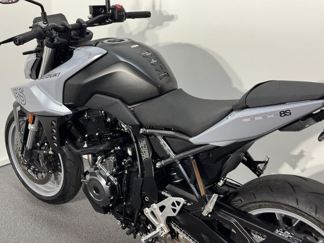 suzuki - gsx-8s