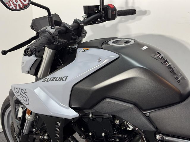 suzuki - gsx-8s