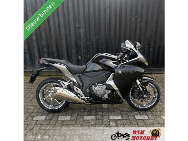 honda - vfr-1200-f-dct-c-abs