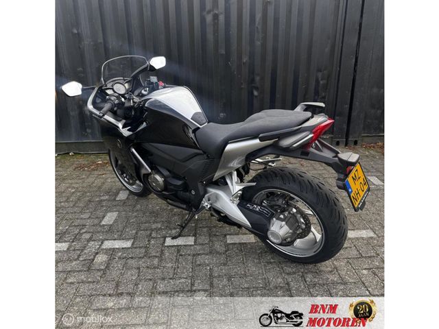 honda - vfr-1200-f-dct-c-abs