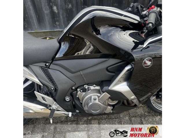 honda - vfr-1200-f-dct-c-abs