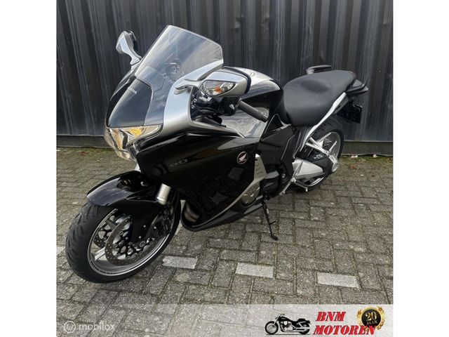 honda - vfr-1200-f-dct-c-abs