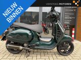 VESPA GTS 300 SUPER RACING SIXTIES