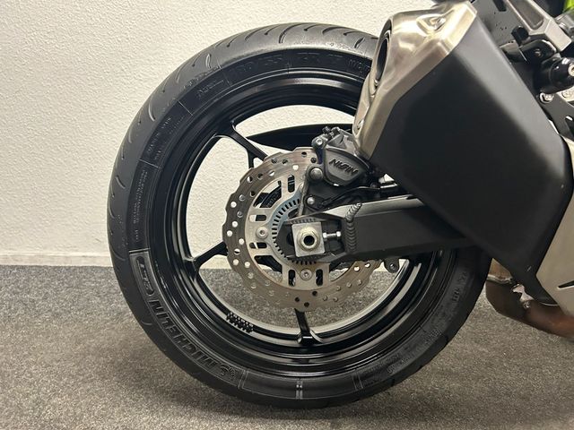 kawasaki - z900