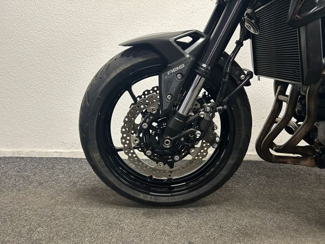 kawasaki - z900