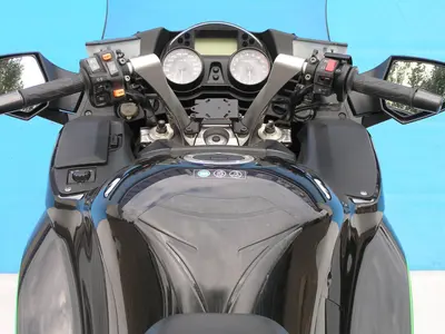 KAWASAKI GTR 1400 – foto 3