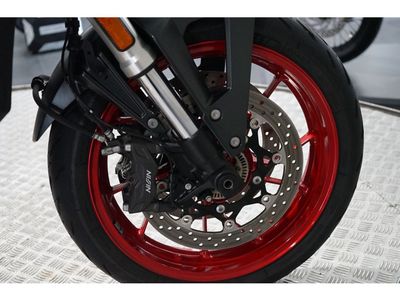 SUZUKI GSX-8S – foto 4