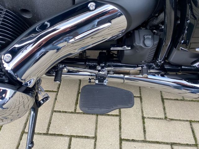 bmw - r-18-b