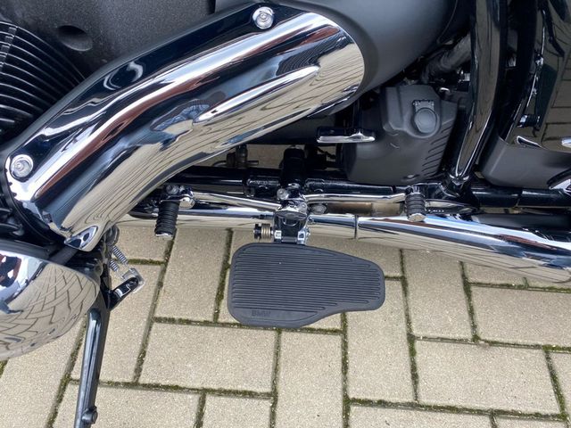 bmw - r-18-b