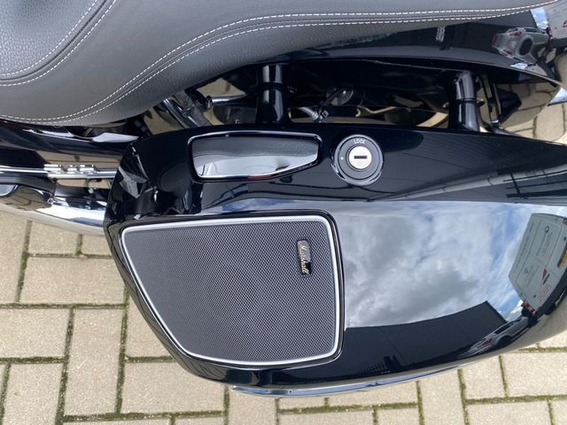 bmw - r-18-b