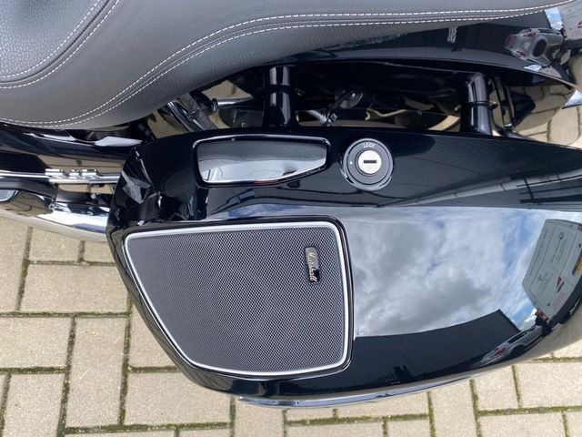 bmw - r-18-b