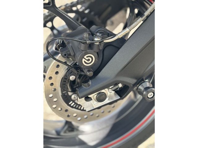 triumph - street-triple-rs