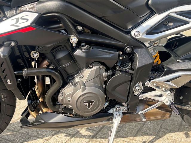 triumph - street-triple-rs