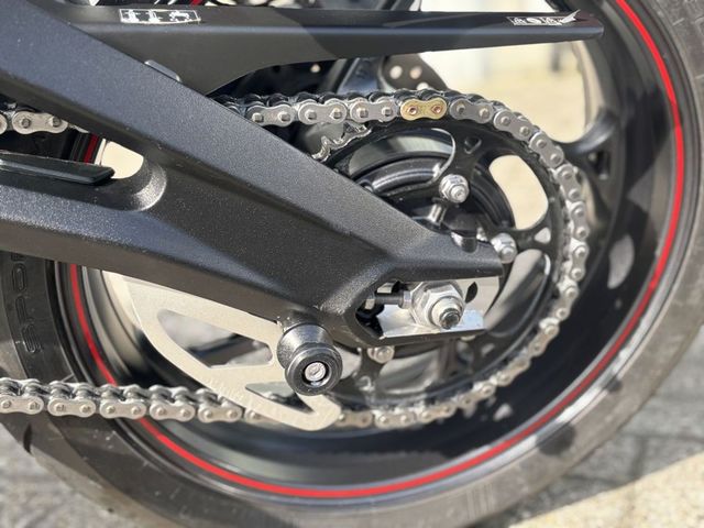 triumph - street-triple-rs