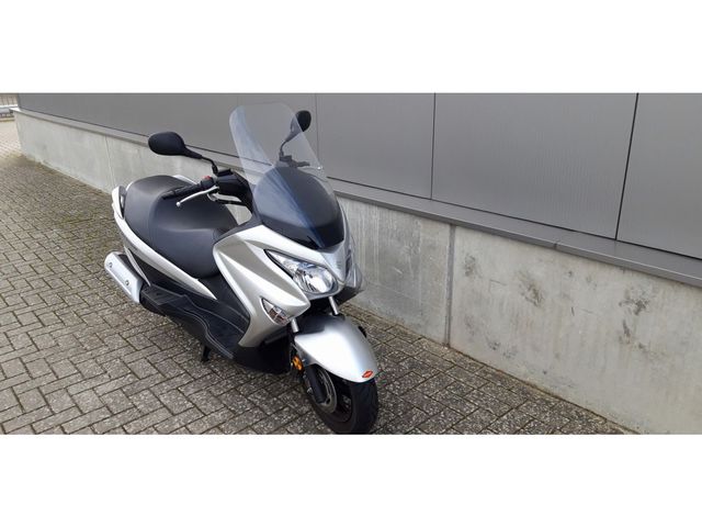 suzuki - uh-200