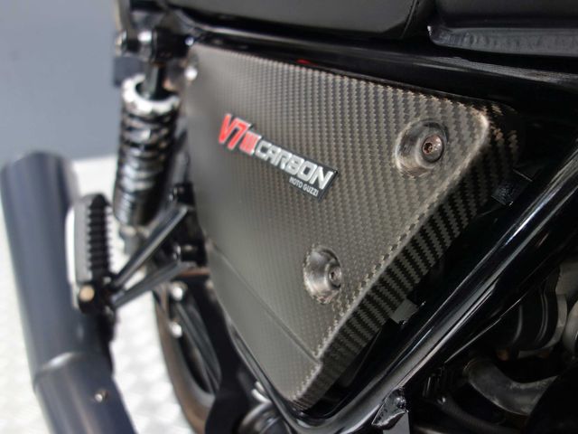 moto-guzzi - v-7-iii-carbon