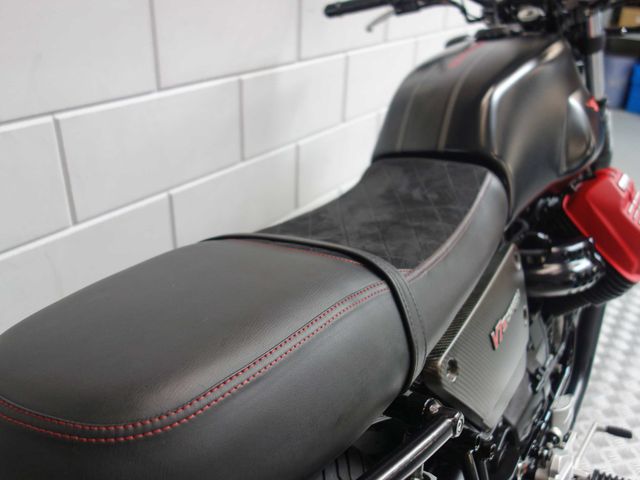 moto-guzzi - v-7-iii-carbon