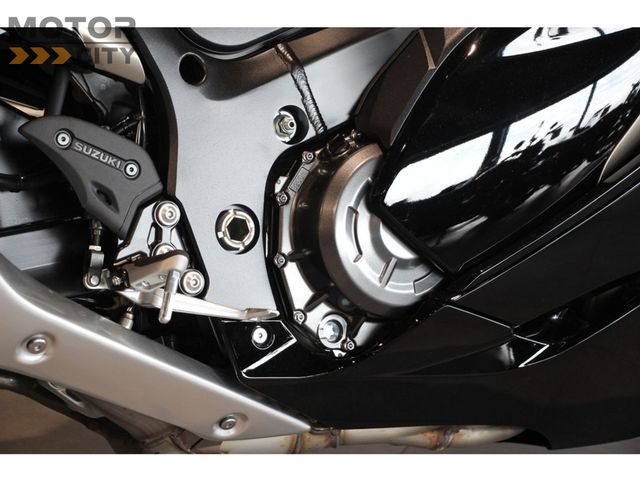 suzuki - gsx-r-1300-hayabusa