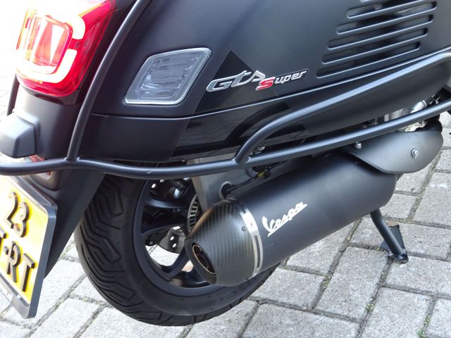 vespa - gts-300-super-sport