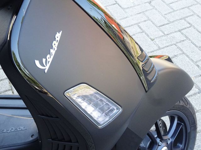vespa - gts-300-super-sport