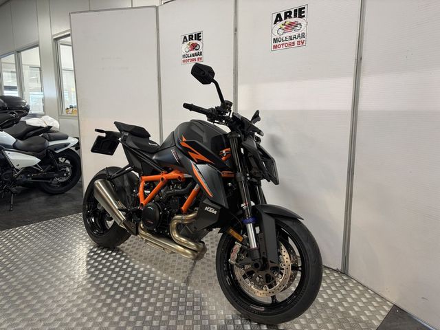 ktm - 1390-super-duke-r-evo
