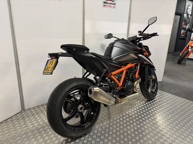 ktm - 1390-super-duke-r-evo