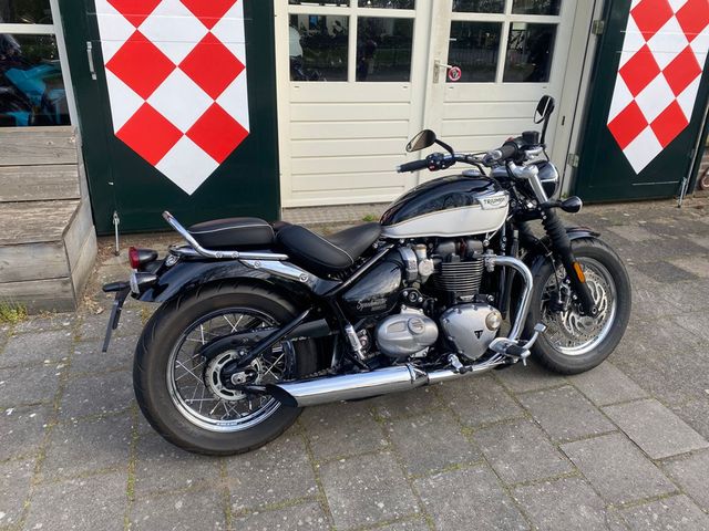 triumph - bonneville-speedmaster