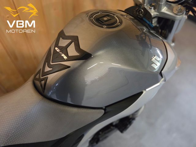suzuki - gsr-600