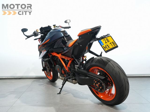 ktm - 1290-super-duke-r