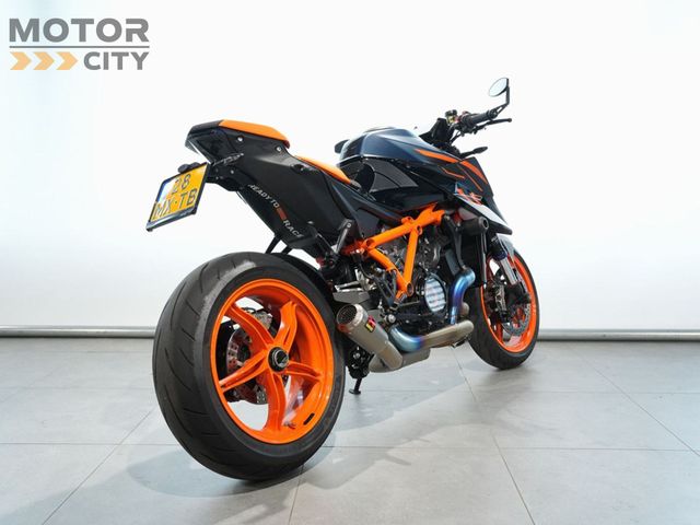 ktm - 1290-super-duke-r