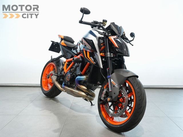 ktm - 1290-super-duke-r