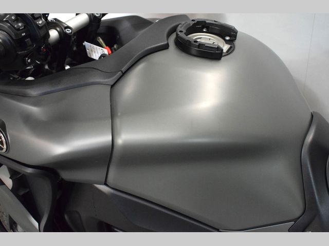 yamaha - tracer-9