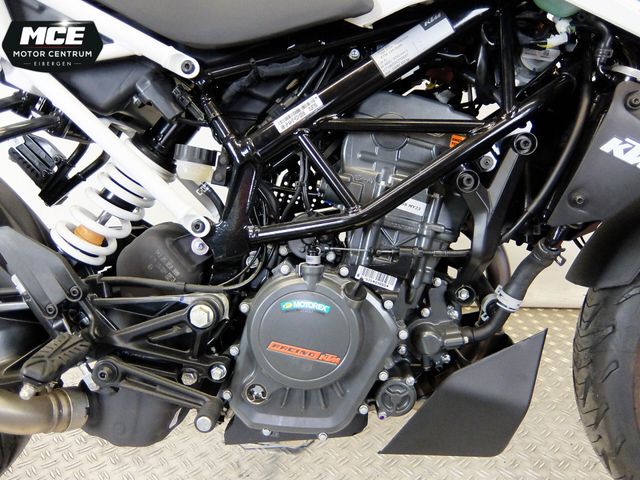 ktm - 125-duke