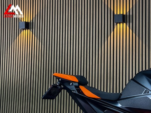 ktm - 1390-super-duke-r