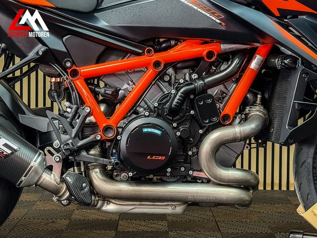 ktm - 1390-super-duke-r