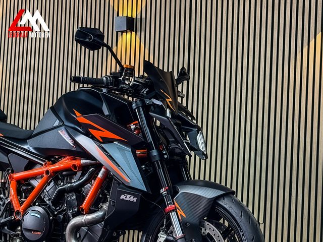 ktm - 1390-super-duke-r