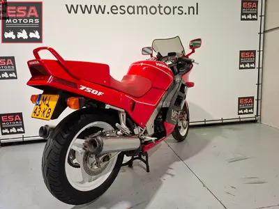 HONDA VFR 750 F – foto 3
