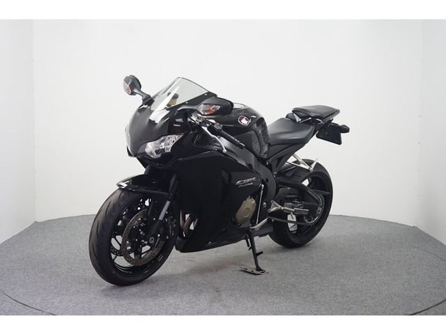 honda - cbr-1000-rr-fireblade