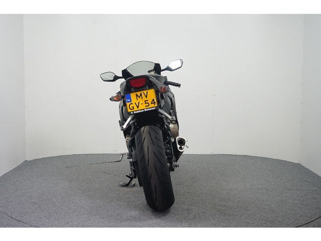 honda - cbr-1000-rr-fireblade