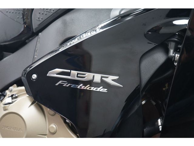 honda - cbr-1000-rr-fireblade