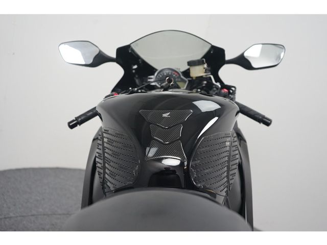 honda - cbr-1000-rr-fireblade