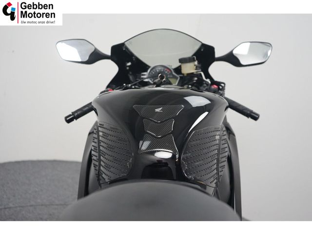 honda - cbr-1000-rr-fireblade