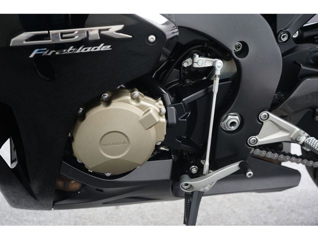 honda - cbr-1000-rr-fireblade