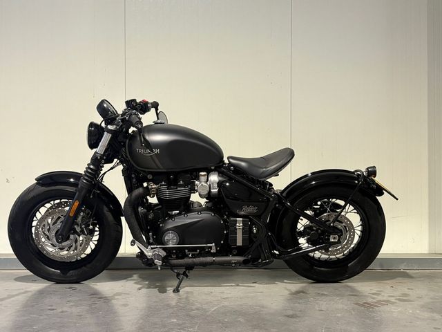 triumph - bonneville-bobber