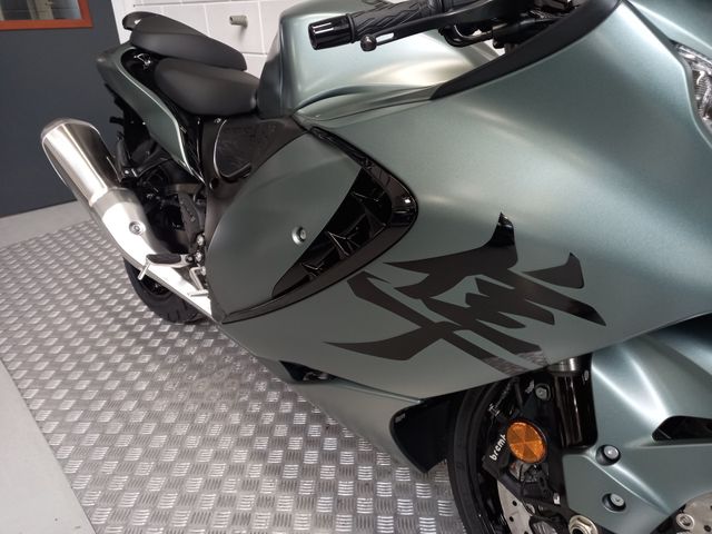 suzuki - gsx-r-1300-hayabusa