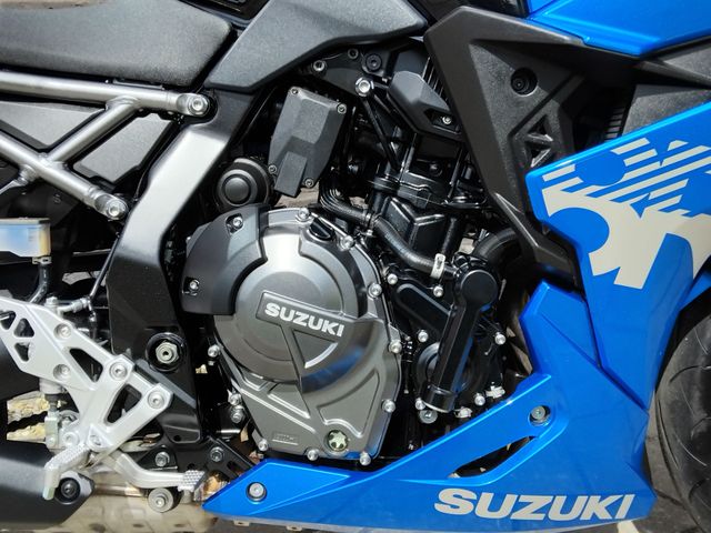 suzuki - gsx-8r
