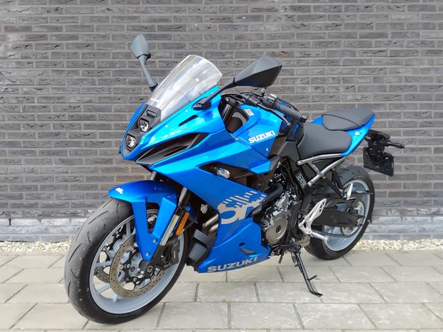 suzuki - gsx-8r